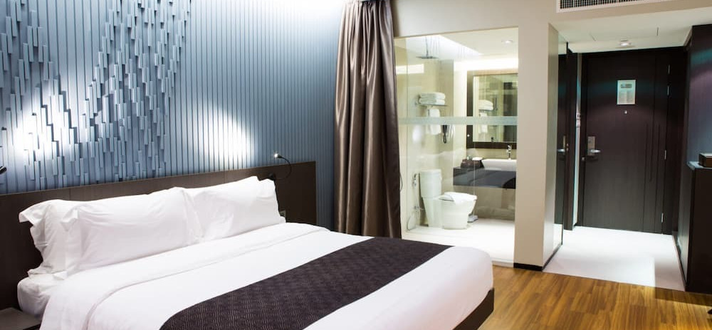 Bán khách sạn 16 phòng mới đẹp mặt tiền Phan Chu Trinh