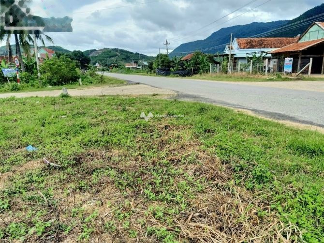 Vị trí thuận lợi gần Huyện KBang, Gia Lai bán đất, giá mềm từ 580 triệu có một diện tích là 832m2-01