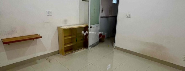 Việc khẩn cấp cho thuê phòng trọ với tổng diện tích 15m2 Nguyễn Minh Châu, Tân Phú, Nhà trống giá thuê cực rẻ chỉ 2.6 triệu/tháng nhà view bao đẹp-03