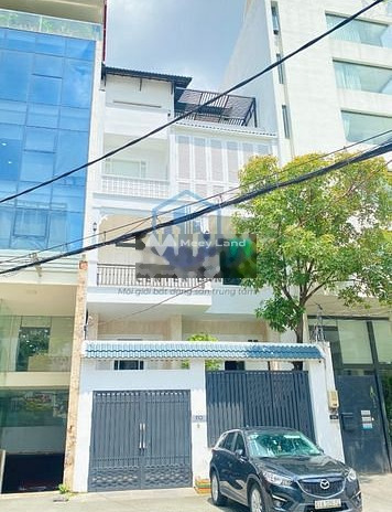 Cho thuê nhà tọa lạc trên Quận 1, Hồ Chí Minh, thuê ngay với giá êm chỉ 70 triệu/tháng có diện tích trung bình 400m2, trong nhà này gồm có 8 phòng ngủ