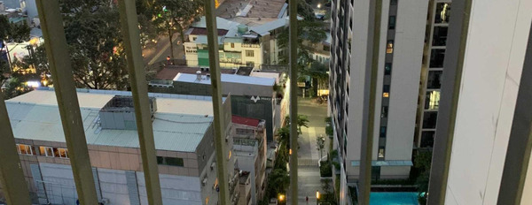 Bán chung cư mặt tiền ngay trên Quận 10, Hồ Chí Minh, tổng quan căn này thì có 2 PN, 2 WC ban công view đẹp-03
