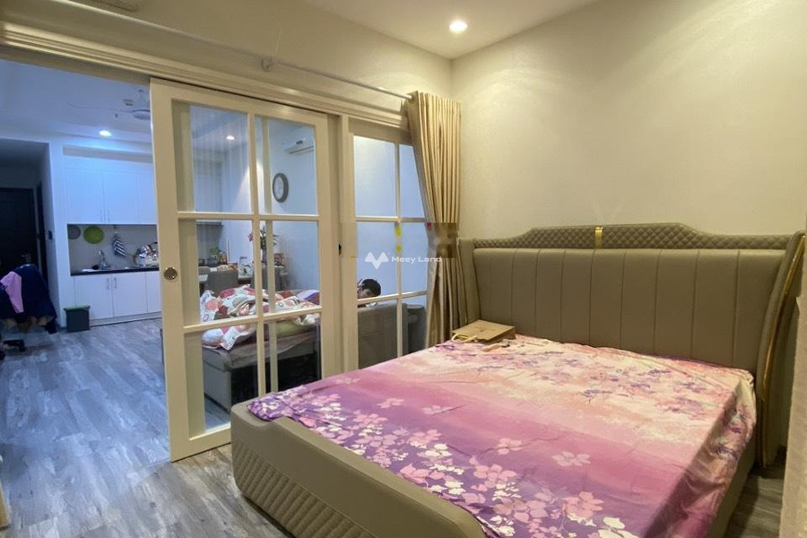 Hướng Nam, bán chung cư vị trí thuận lợi tọa lạc ngay Minh Khai, Vĩnh Tuy, trong ngôi căn hộ này gồm 1 phòng ngủ, 1 WC liên hệ chính chủ-01