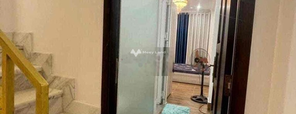 Căn nhà gồm 6 phòng ngủ bán nhà bán ngay với giá cực mềm 15.99 tỷ diện tích chuẩn 180m2 vị trí mặt tiền tọa lạc gần Nguyễn Đình Khơi, Hồ Chí Minh-03