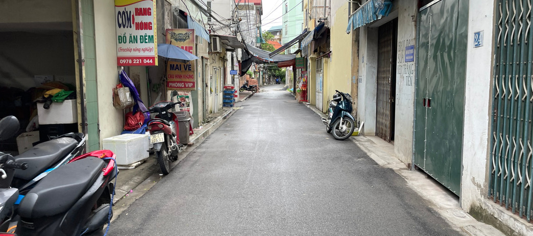 Bán mảnh đất tại ngõ 100 Cửu Việt 2, thị trấn Trâu Quỳ, kinh doanh được, ô tô vào tận nhà