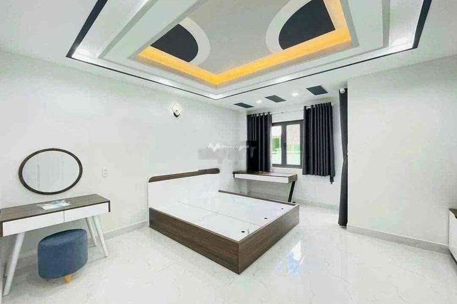 Diện tích như sau 100m2, cho thuê nhà ở vị trí thuận lợi tọa lạc trên Bình Tân, Hồ Chí Minh, căn nhà gồm có tất cả 3 phòng ngủ, 4 WC tin chính chủ-01