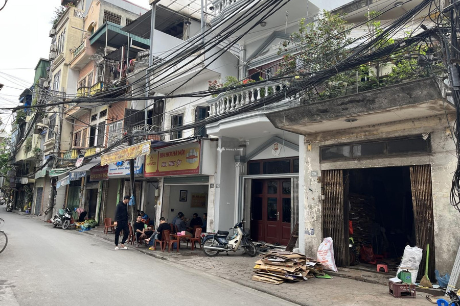 Vị trí mặt tiền nằm tại Thịnh Quang, Hà Nội bán nhà giá bán cực sốc 14.5 tỷ tổng quan căn này thì gồm 2 phòng ngủ 2 WC-01