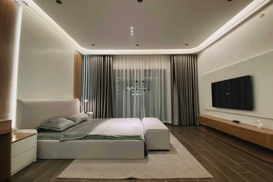 Trong căn nhà này gồm 6 phòng ngủ bán nhà giá bán đặc biệt 13 tỷ có diện tích chung 60m2 vị trí mặt tiền tọa lạc tại Đường 12, Phú La-01