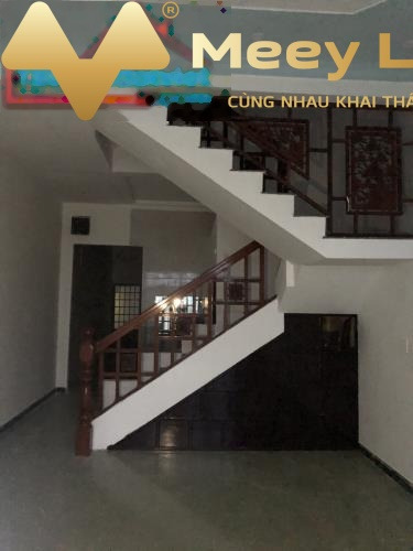 Giá chỉ 3 tỷ bán nhà có dt gồm 214 m2 vị trí phát triển Nguyễn Tấn Kỳ, Quảng Ngãi hướng Bắc ngôi nhà có 4 phòng ngủ với ngõ đi 11 mét chính chủ đăng t...-01