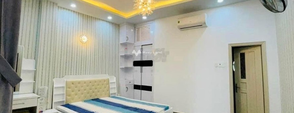 Diện tích rộng là 200m2, cho thuê nhà ở vị trí đặt tại trung tâm Lê Hồng Phong, Hồ Chí Minh, trong căn này thì có 3 phòng ngủ, 4 WC sổ hồng chính chủ-03