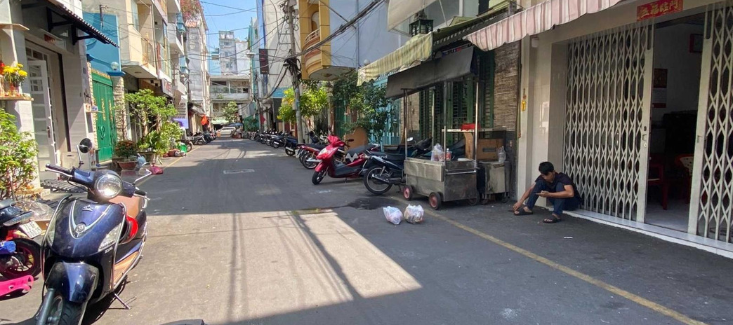 Mặt tiền nằm ngay Lê Thị Hồng Gấm, Hồ Chí Minh bán nhà giá bán cực sốc 32.5 tỷ căn nhà có tổng 6 phòng ngủ 5 WC